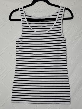 GAP Black and White Striped Ribbed Tank Top - Women